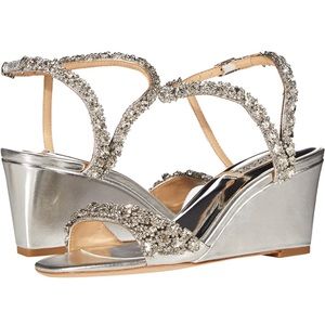 Bdgley Mischka silver wedding shoes 9.5